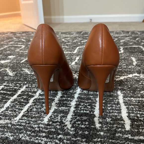 [SOLD] Pumps - Picture 7 of 12